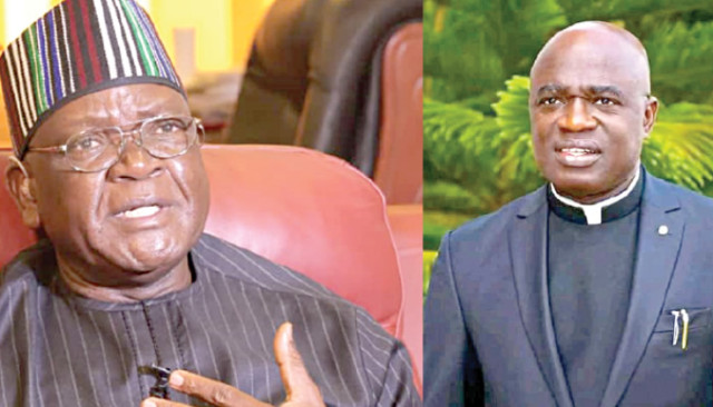 The immediate-past governor of Benue State, Samuel Ortom and incumbent governor of the state, Rev Fr Hyacinth Alia